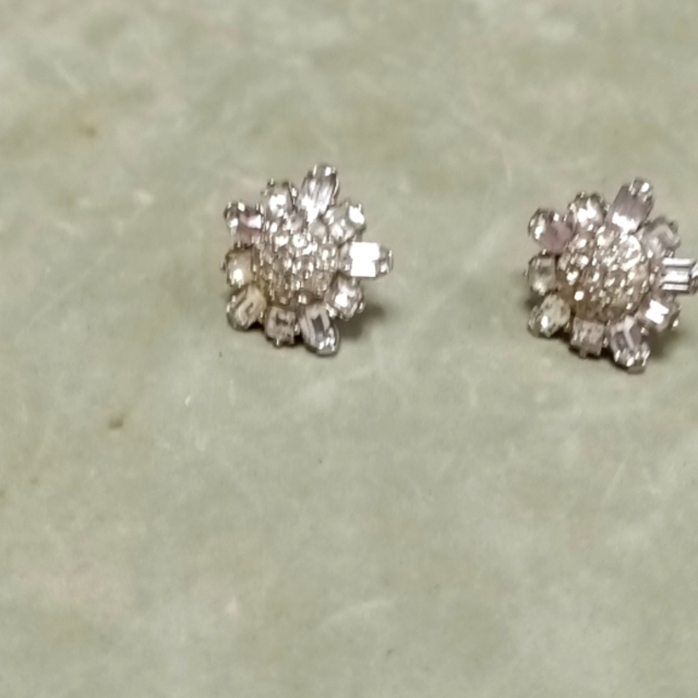 Starburst Rhinestone Screwback NonPierced Earrings